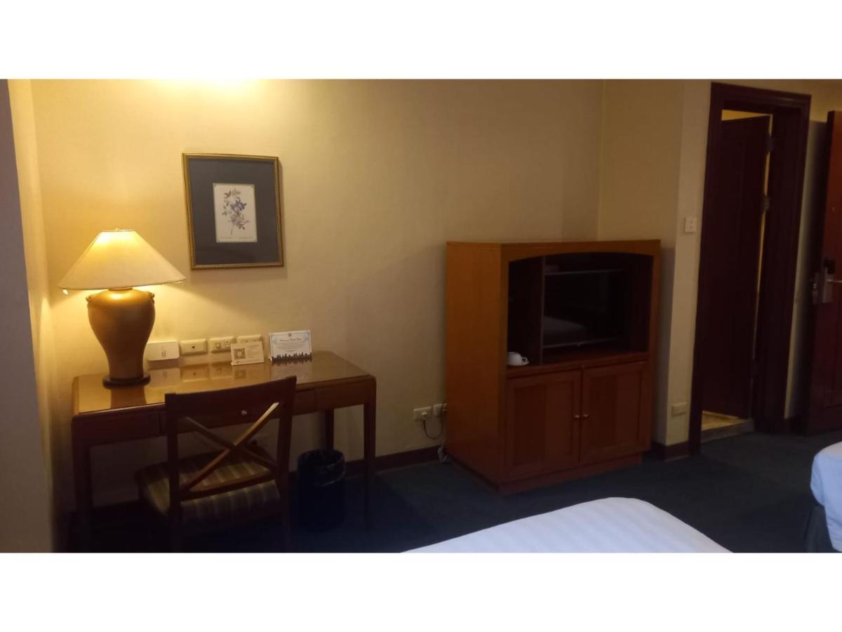 Capital O 914 Makati Palace Hotel 마카티 외부 사진