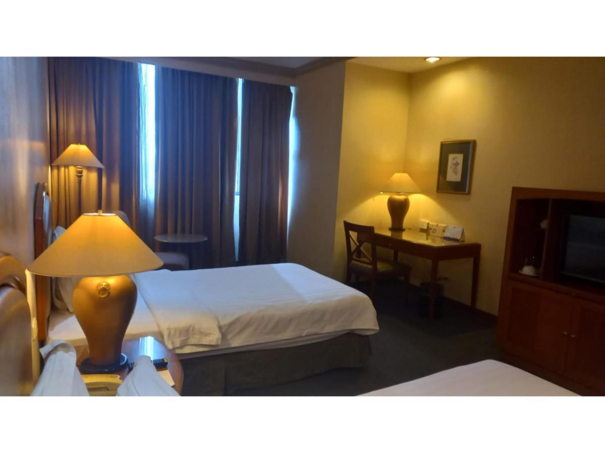 Capital O 914 Makati Palace Hotel 마카티 외부 사진