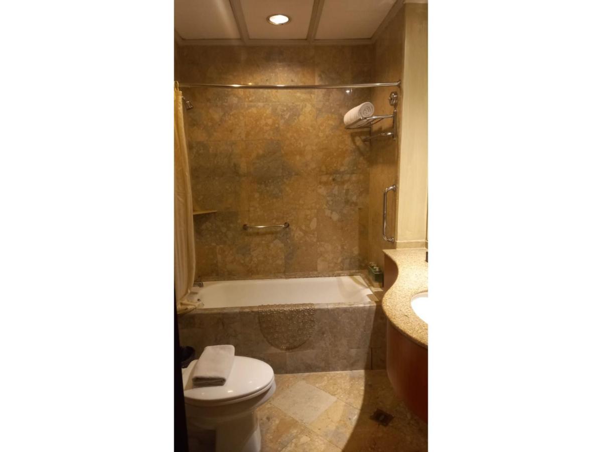 Capital O 914 Makati Palace Hotel 마카티 외부 사진
