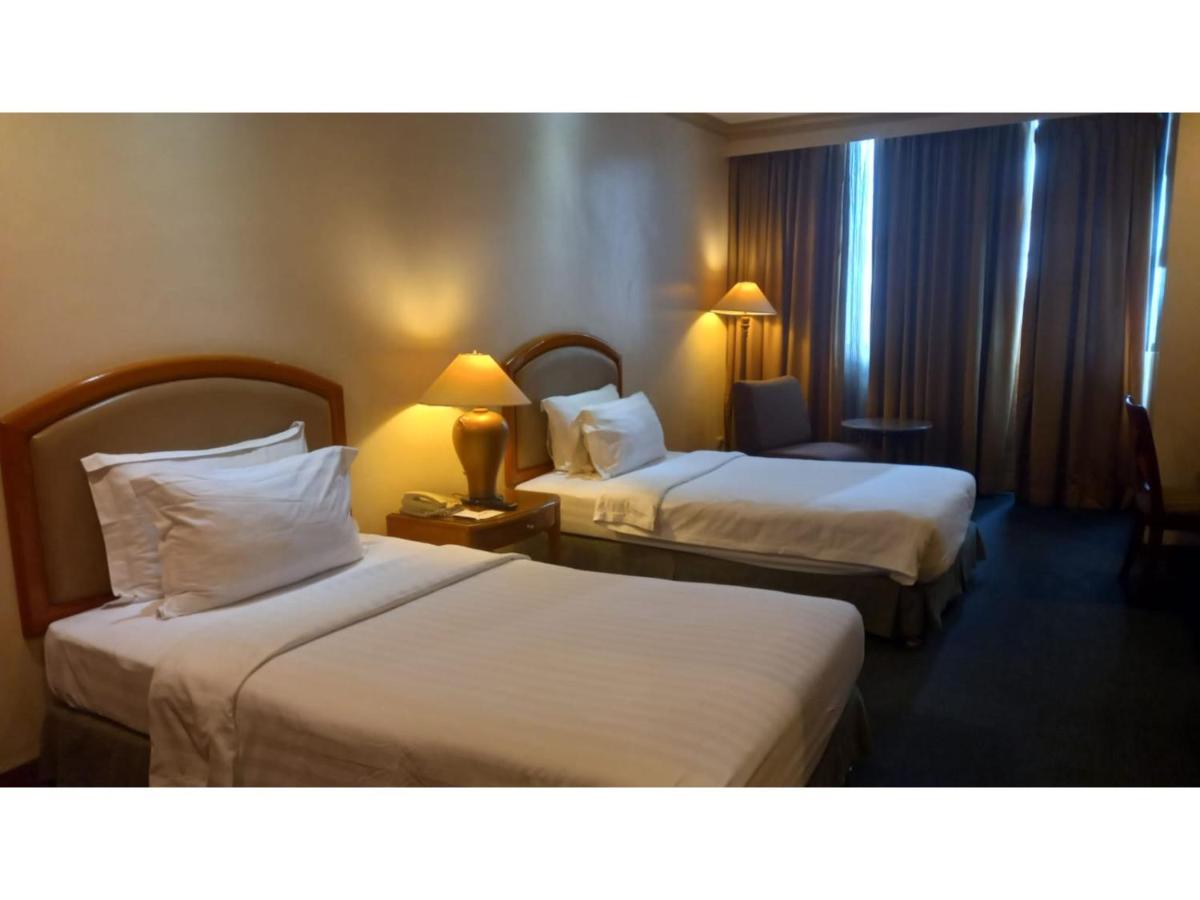 Capital O 914 Makati Palace Hotel 마카티 외부 사진