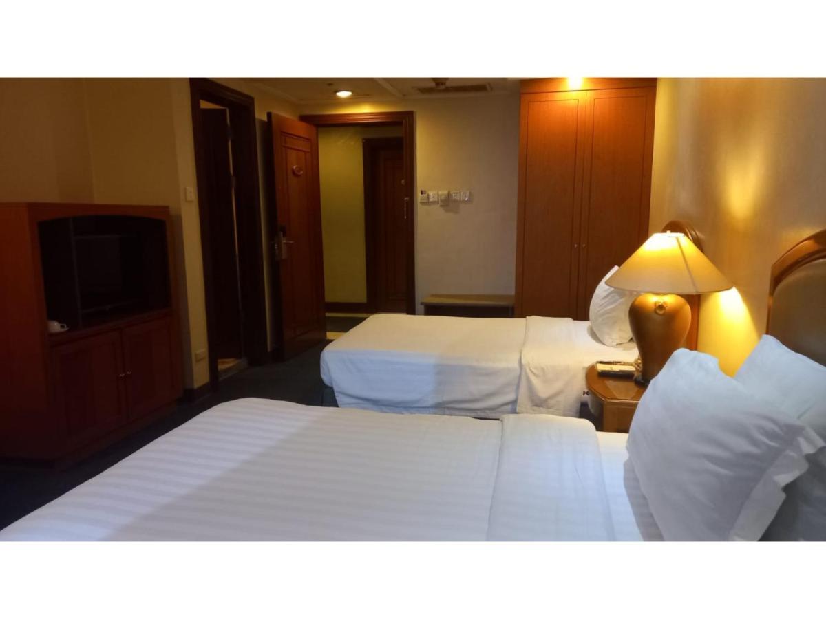 Capital O 914 Makati Palace Hotel 마카티 외부 사진