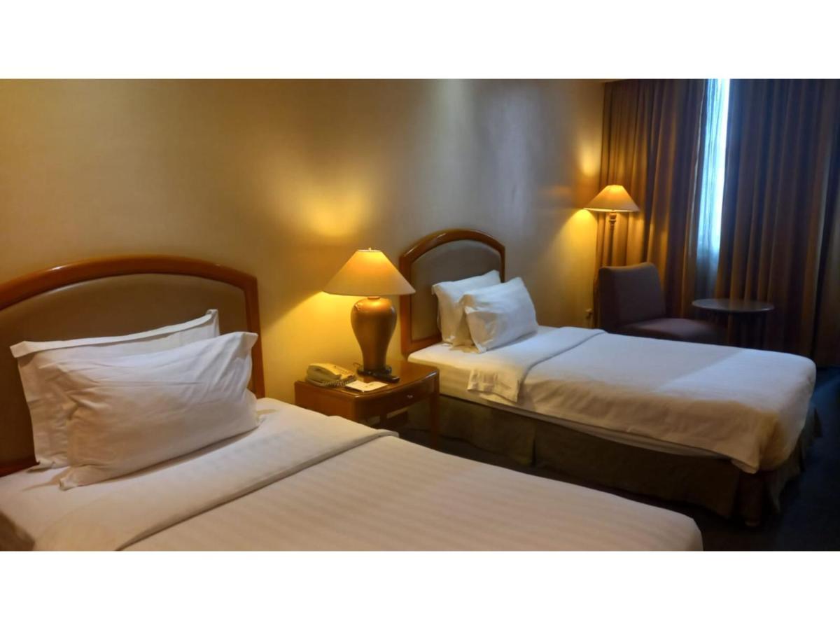 Capital O 914 Makati Palace Hotel 마카티 외부 사진